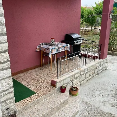 Apartman Pcelica * Póla