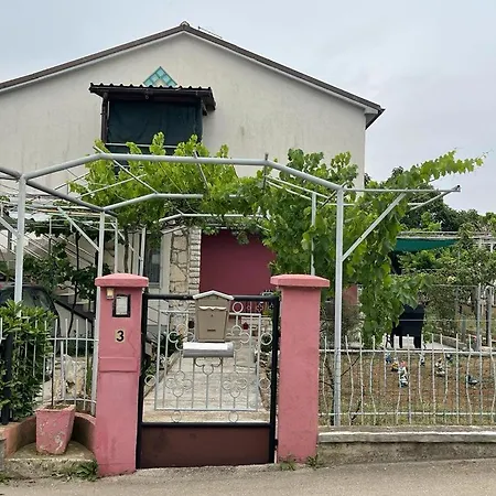 Apartman Pcelica * Póla