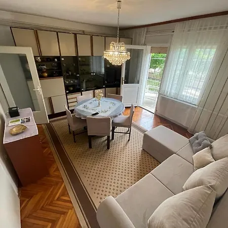 Apartman Pcelica * Pola
