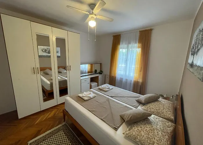 Apartment Apartman Pcelica Pula